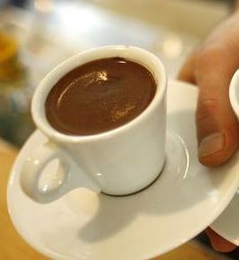 Ecco il “caffè sospeso” si paga per chi non può 