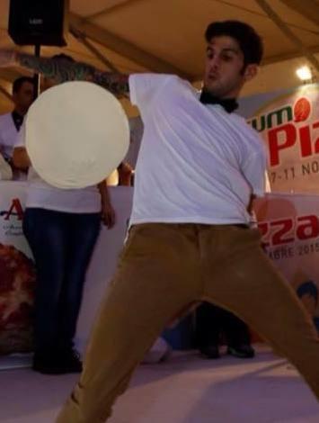 Umberto Costa, l’acrobata della pizza 