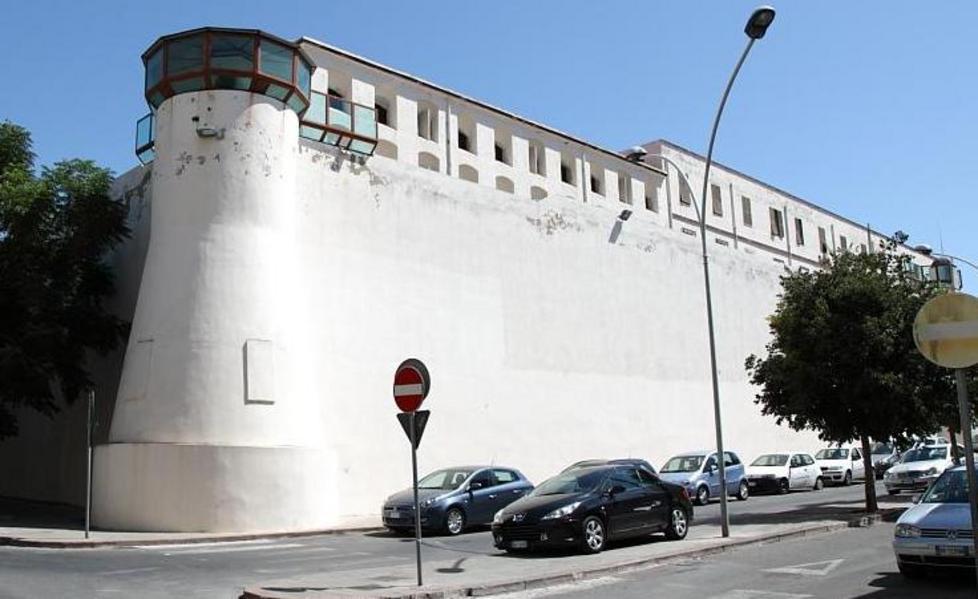 Carcere, i sindacati uniti: «Ci diano subito risposte» 