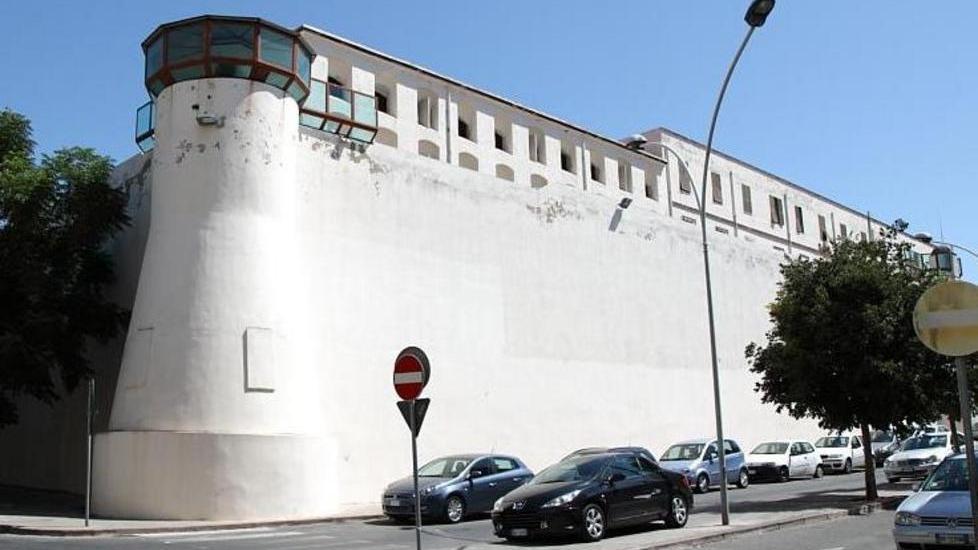 Carcere, i sindacati uniti: «Ci diano subito risposte»