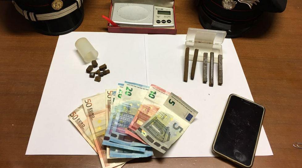 Gli trovano l’hashish in casa Carabinieri arrestano 41enne