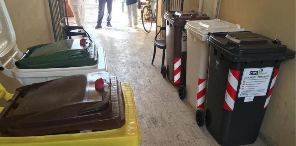 Porta a porta sul Lungomare al via tra le proteste