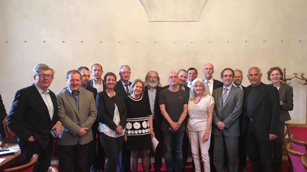 I partecipanti alla riunione di Praga