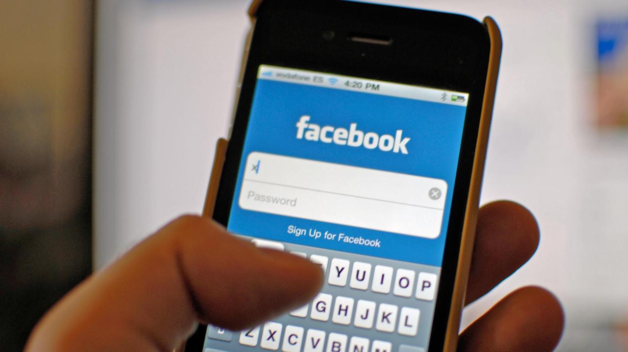 In malattia posta su Facebook la foto di lui a una corsa: licenziato