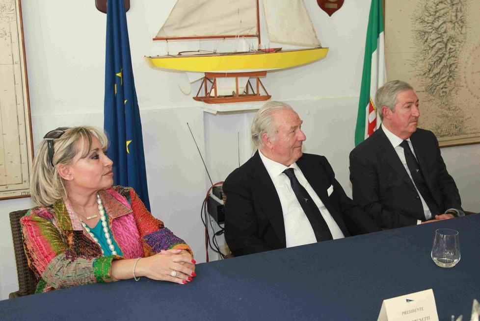 Primo trofeo Francese per il nuovo Club nautico