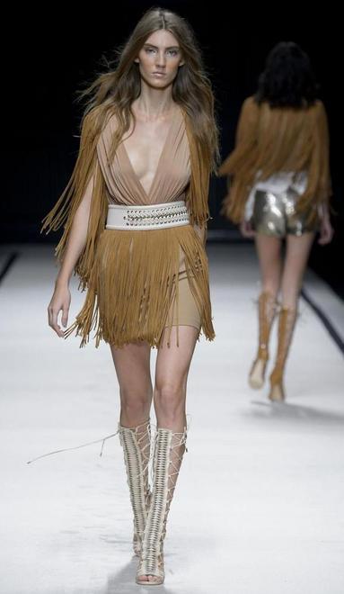 Glamour e sensualità per le donne guerriere di Elisabetta Franchi 