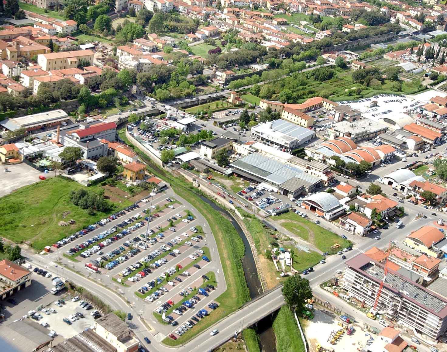 Sant'Agostino, il terreno in questione è lo spazio verde all'estrema sinistra (foto Lorenzo Gori)
