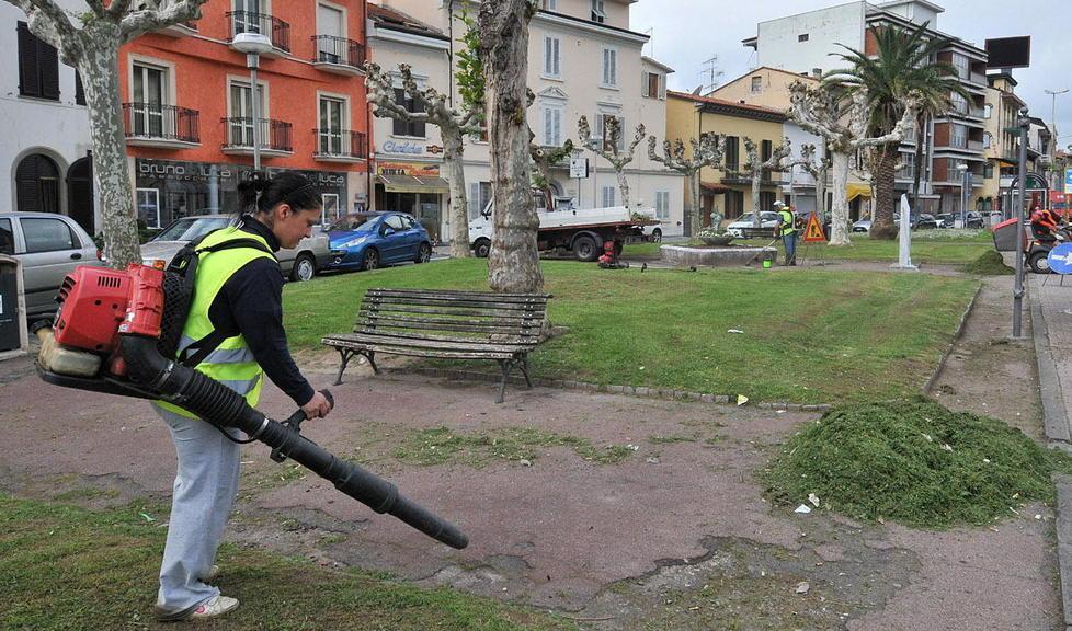 Illuminazione, verde e servizi cimiteriali: gestione ai privati 