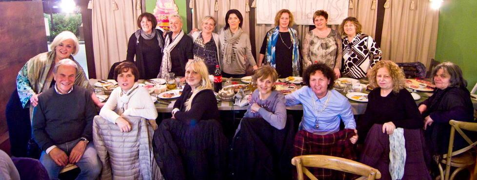 cena tra studenti, 40 anni dopo