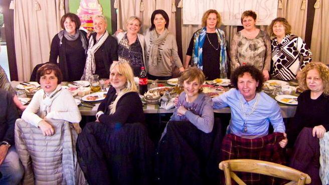 cena tra studenti, 40 anni dopo