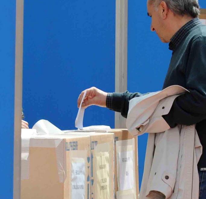 Gadget ai colleghi: candidato vìola il silenzio elettorale 