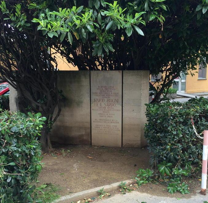 Lapide nel degrado: area ripulita 