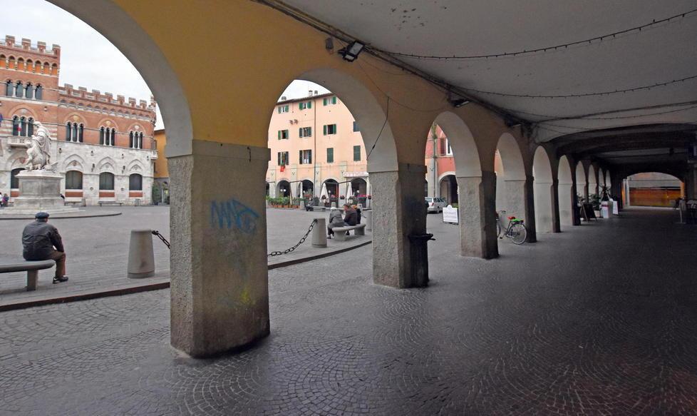 Portici in piazza, fuori le idee 