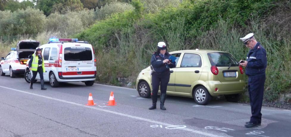 Ancora gravissima la professoressa investita