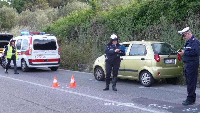 Ancora gravissima la professoressa investita