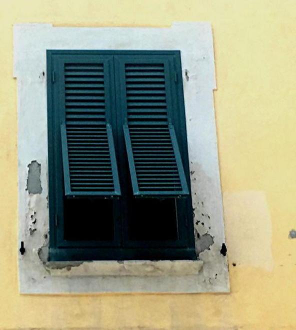 Incendio in abitazione, salvi mamma e bimbo di due mesi