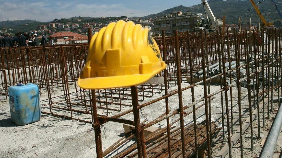 Scompaiono le imprese: 2000 in meno in 10 anni