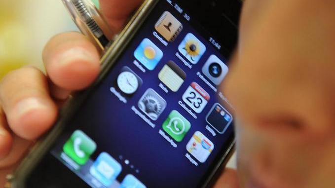 Falsi contratti telefonici per rivendere smartphone