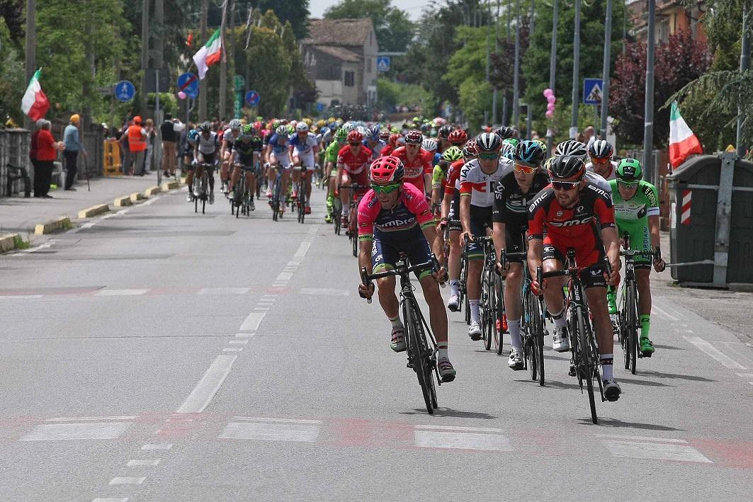 Bondeno abbraccia il Giro: «Ma non dimenticateci» 