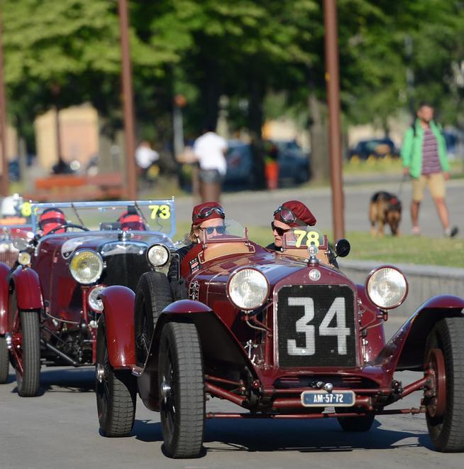Modena, torna sotto la Ghirlandina la storica Mille Miglia 