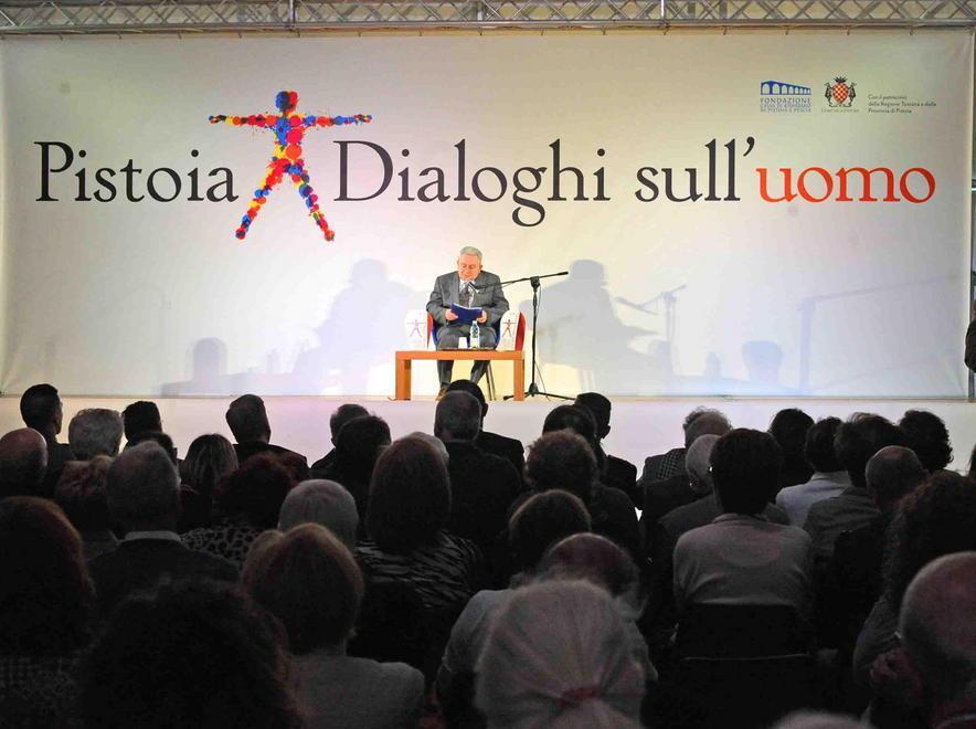 Tre studentesse a Cagliari per i festival della cultura