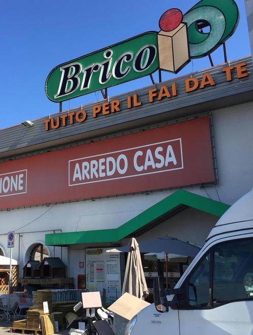 Rubano trapani nell’ex Brico 