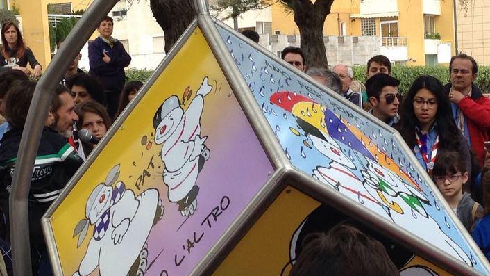 Il dado donato dai “focolarini” per professare amore e pace