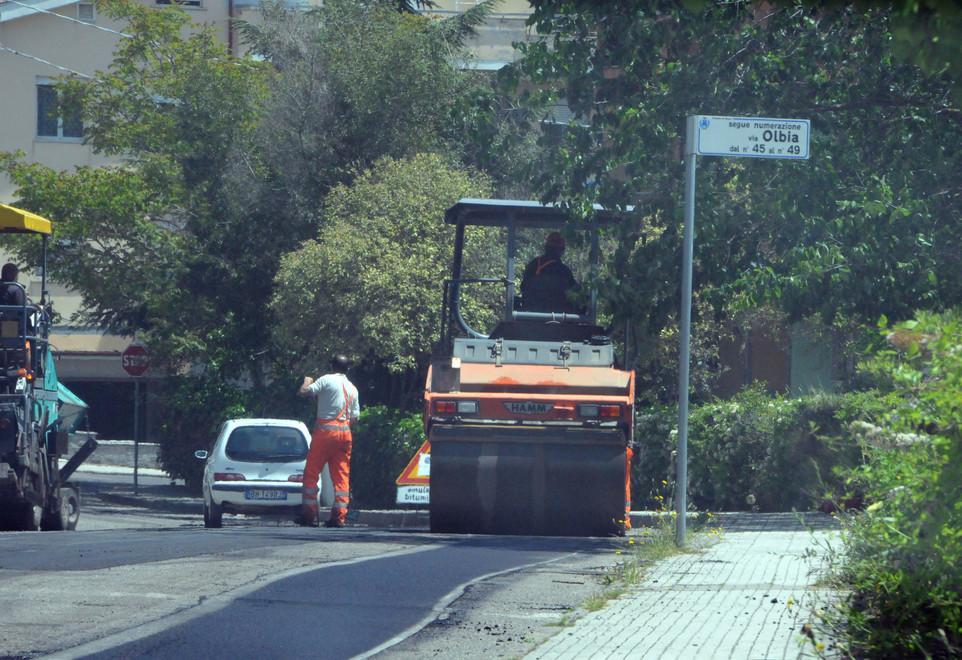 Buche e rattoppi stradali: il Comune sfida le imprese 