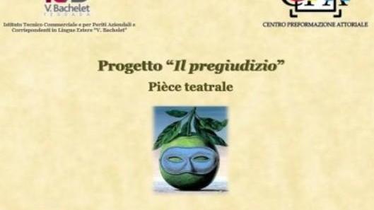 Gli studenti sul palcoscenico per raccontare il pregiudizio