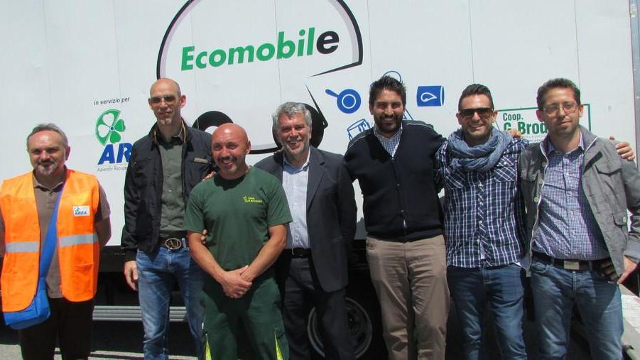 Rifiuti, con l’ecomobile la raccolta itinerante