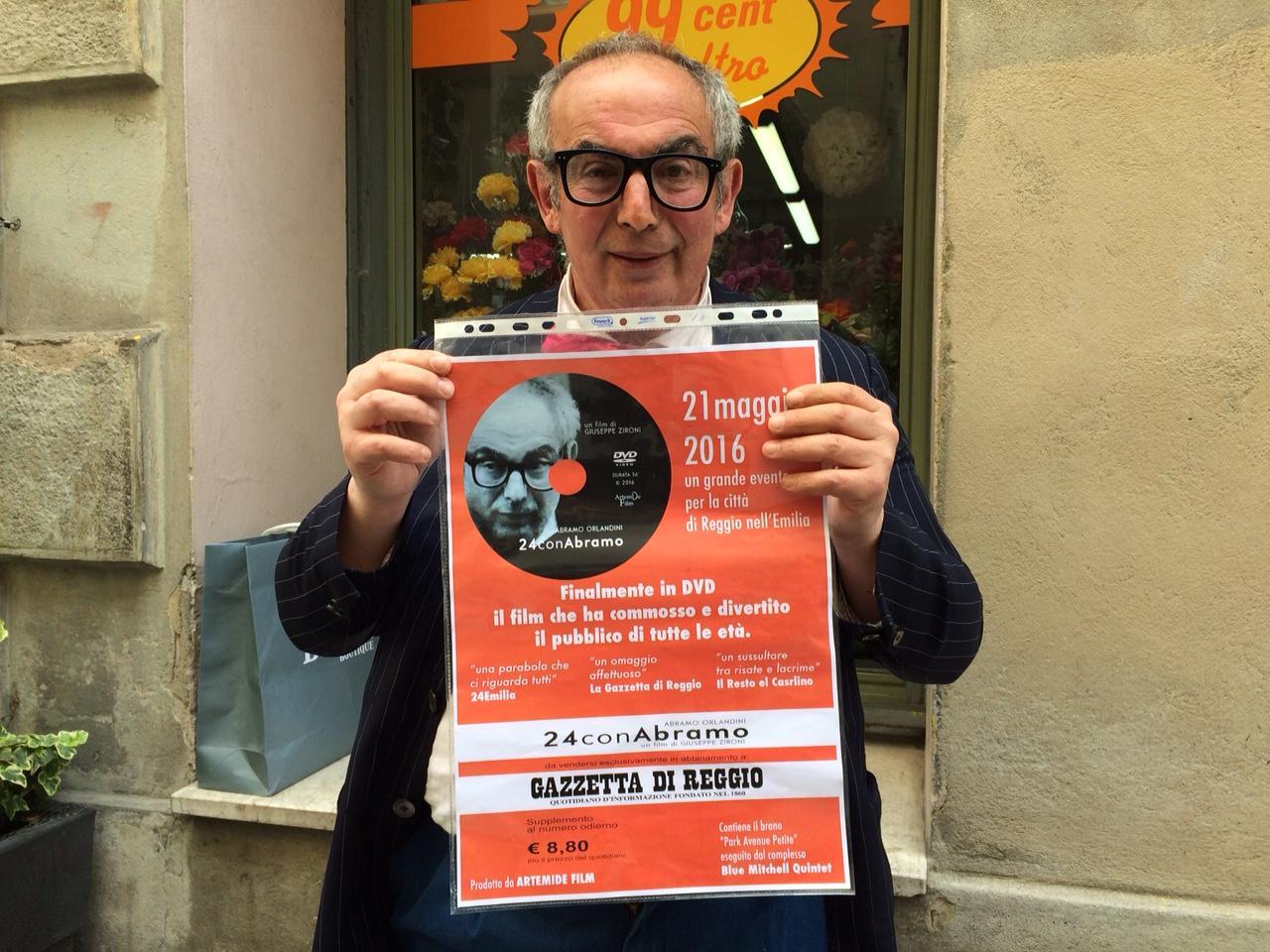 Il dvd "24conAbramo" insieme alla Gazzetta di Reggio 