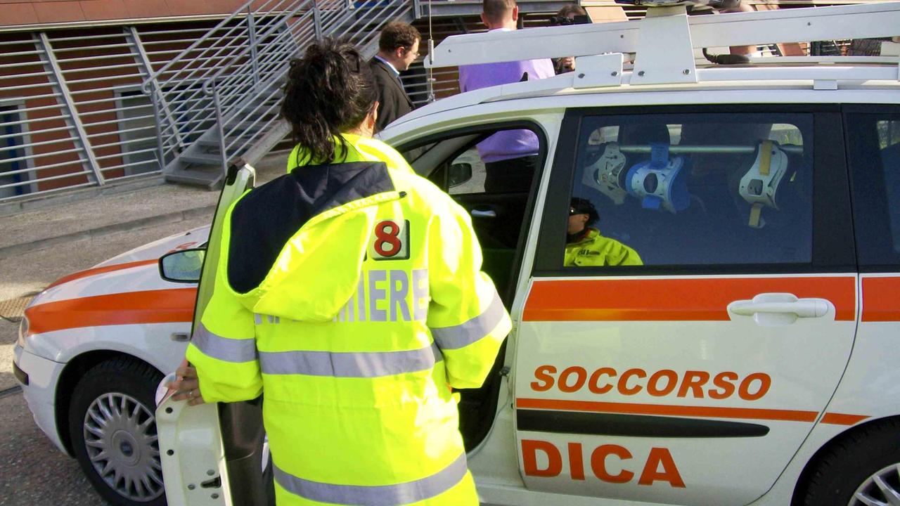 L'automedica del 118 (foto d'archivio)