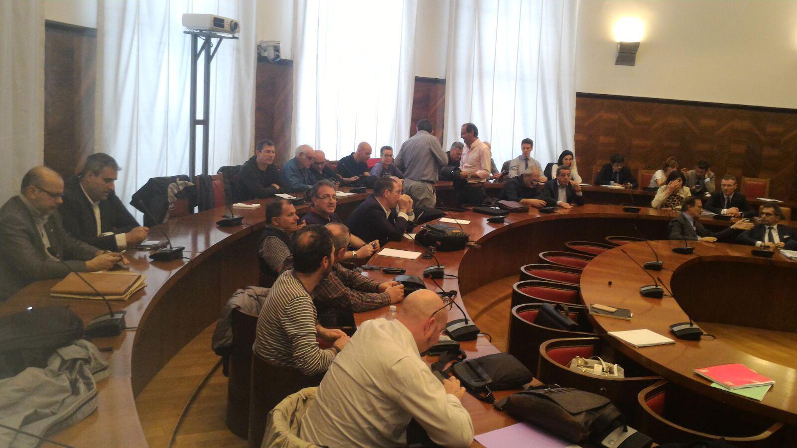 I partecipanti alla riunione di ieri al Mise