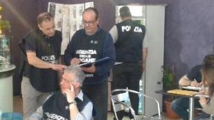 Sequestrati 2,5 quintali di pesce in un bar della zona di Pratilia