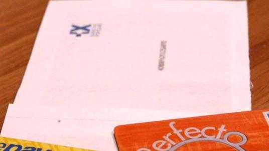 Clona una carta prepagata e preleva 150 euro: denunciato