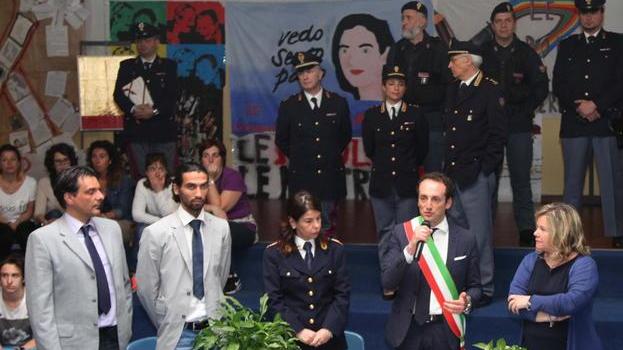 Alunni e genitori ringraziano gli agenti e i due autisti eroi