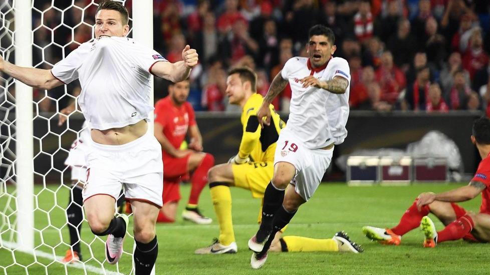 Europa League, favoloso tris del Siviglia