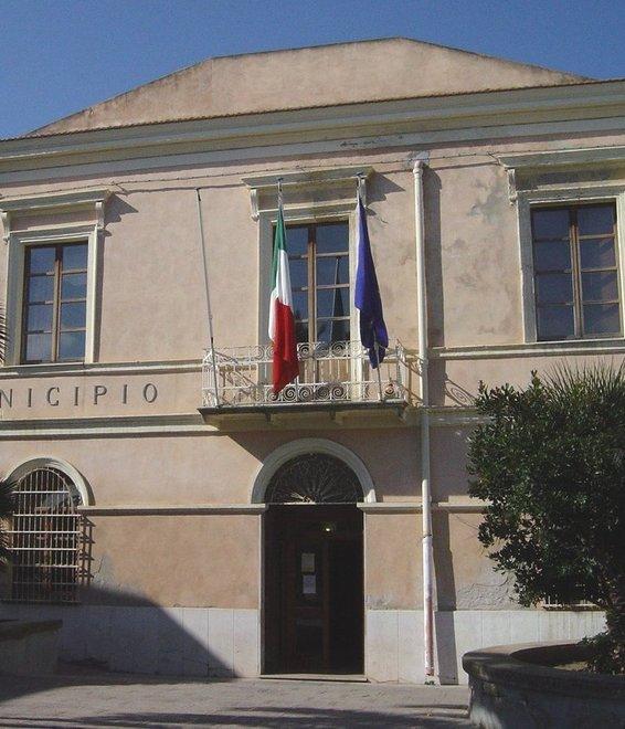 Roggio contesta il bando: «È da annullare»