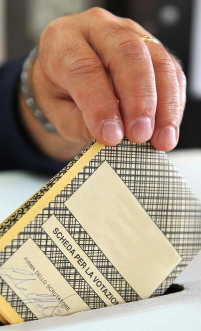 Cagliari diventa un test nazionale ma tutti sono in fuga dai partiti 