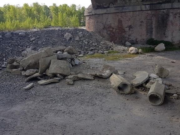 Nuovi rifiuti sul greto del Secchia 