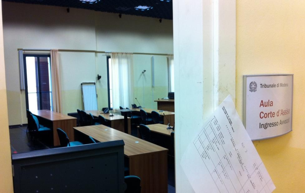 Tensione in aula, Sangiorgi viene interrotto 
