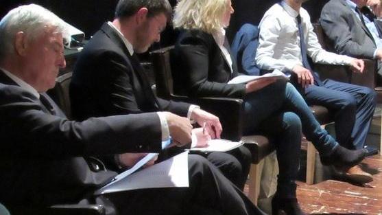 I 5 candidati infiammano lo scontro