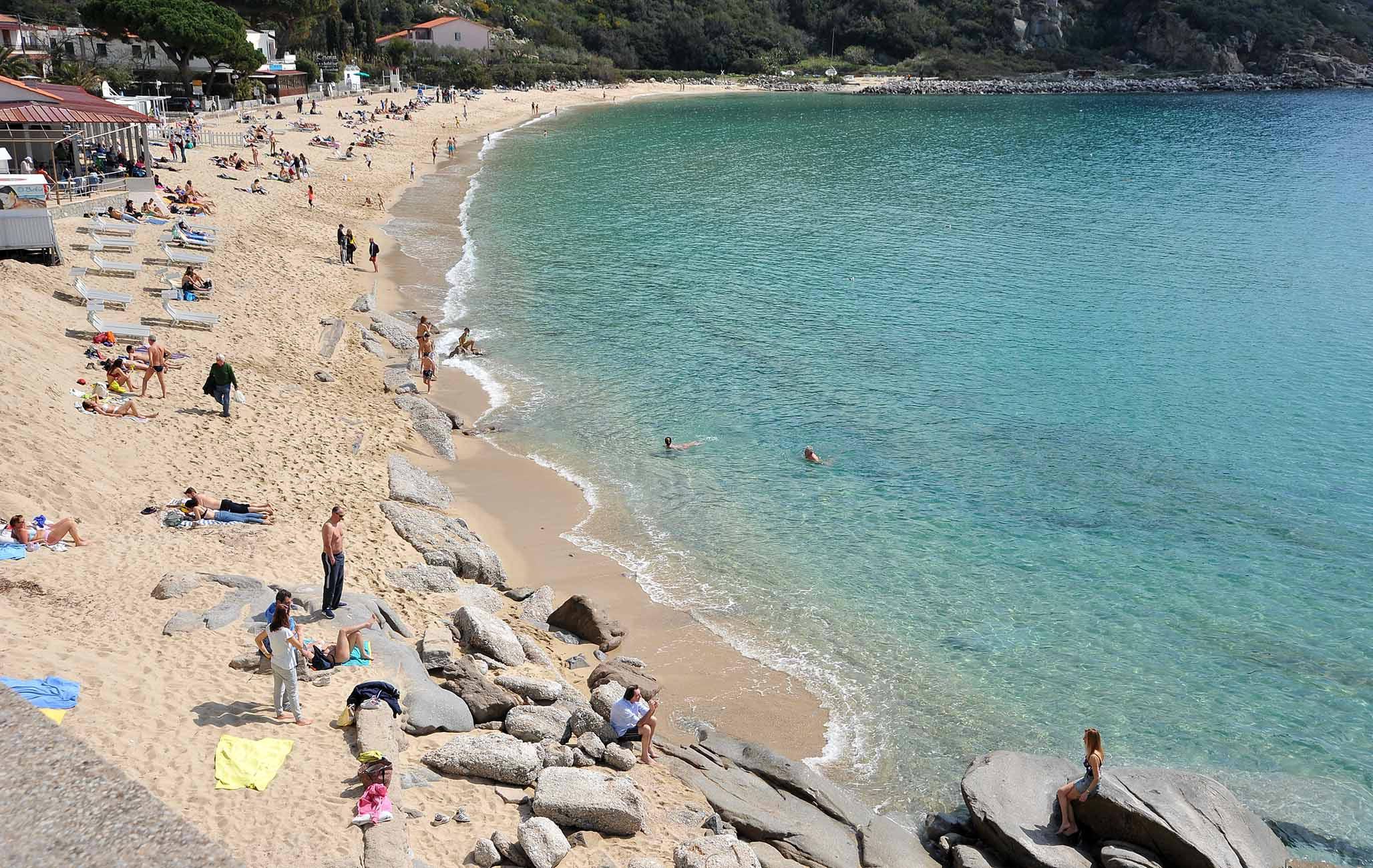 La spiaggia di cavoli all'Elba (foto Giò Di Stefano)