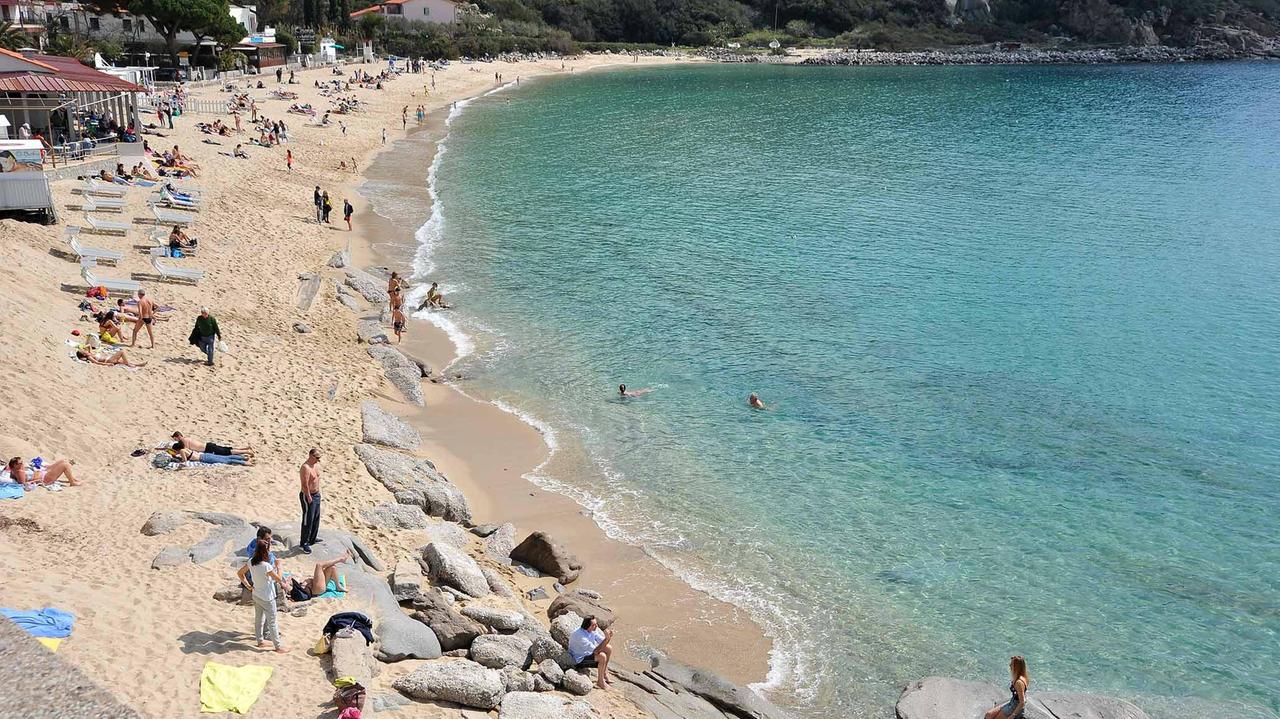 La spiaggia di cavoli all'Elba (foto Giò Di Stefano)