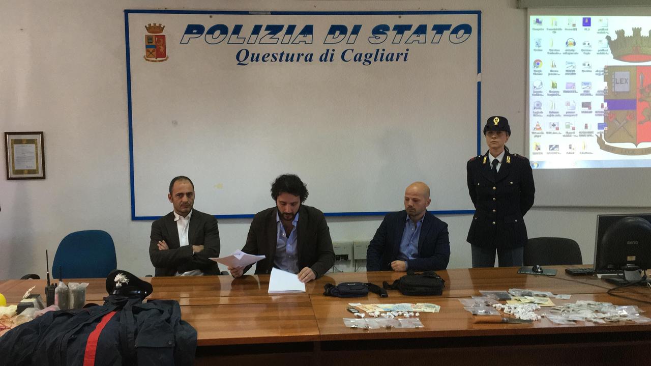 La conferenza stampa del primo dirigente della squadra mobile Alfredo Fabbrocini (foto Mario Rosas)