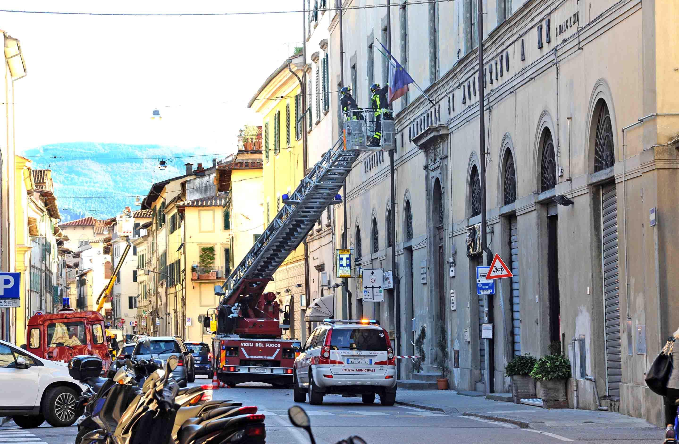 Un intervento dei vigili del fuoco in via Puccini (archivio)