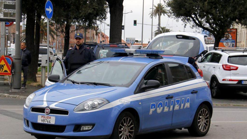 Un'auto della polizia