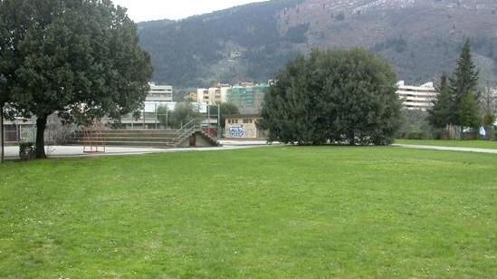 Spaccio davanti alla scuola Due giovani in manette