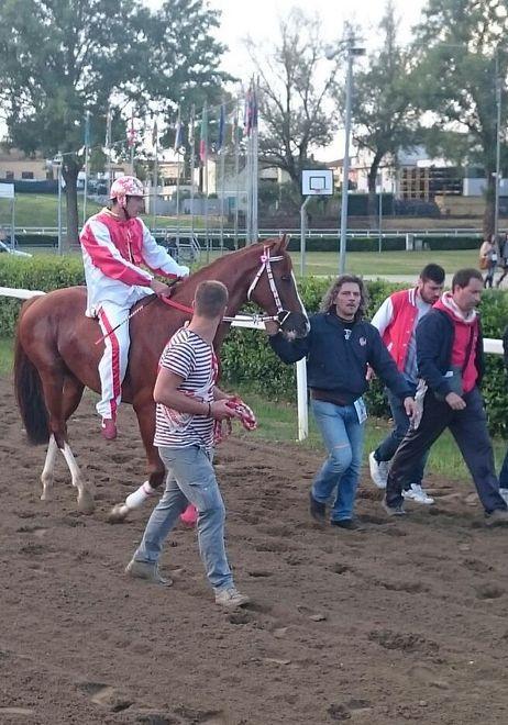 Borgonovo e Massarella giocano a nascondino Porta Bernarda spinge 