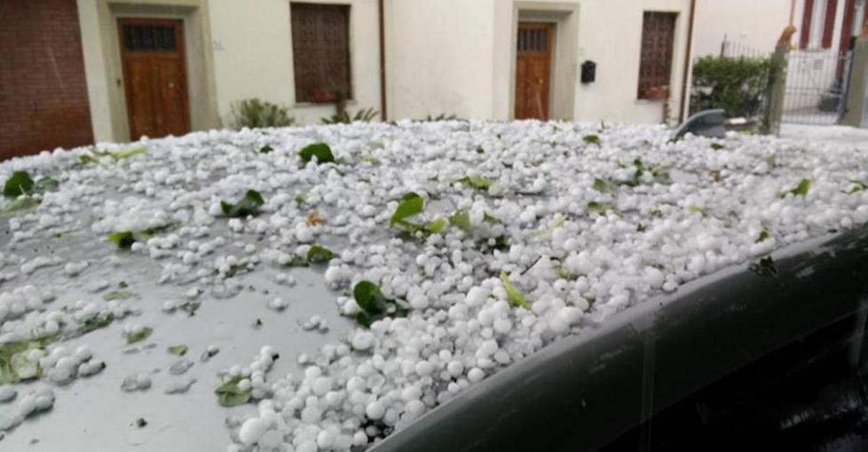 Temporale e grandine in città 